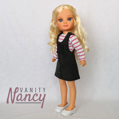 Nancy New con pichi y camiseta